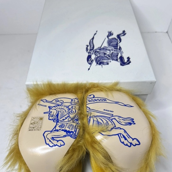 $1190 Burberry Womens Step Rose Velvet Heeled Sandals Brand New Sz 35.5/5.5 - Picture 5 of 6